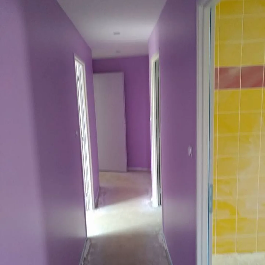 Couloir, changement de teinte par zone