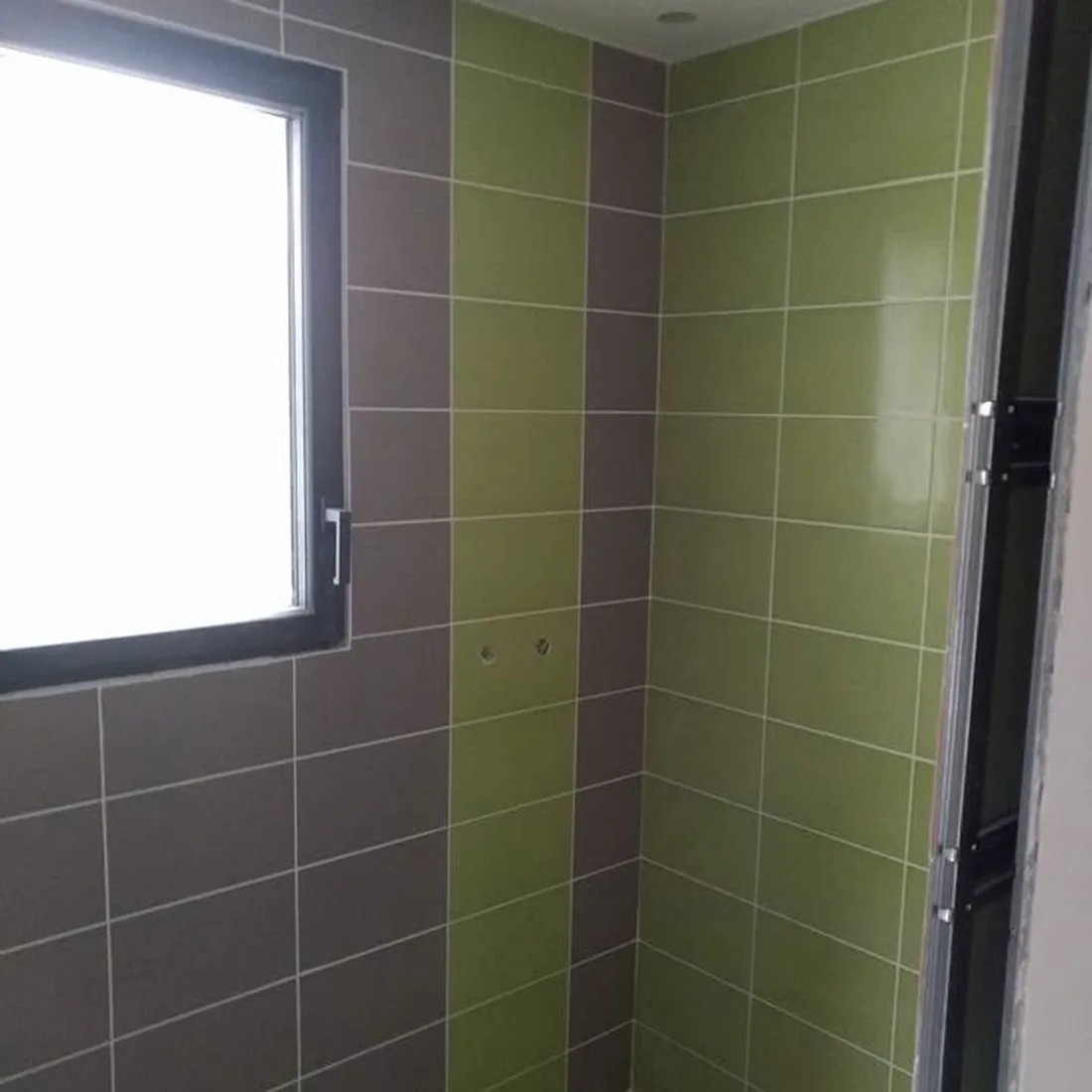 Salle de bain rénovée, reprise des sanitaires